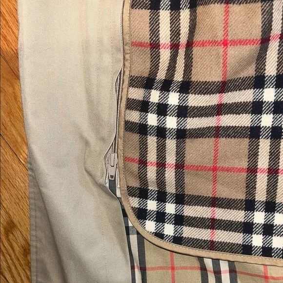 Burberry Tan Trench Coat for Men - Picture 7 of 9